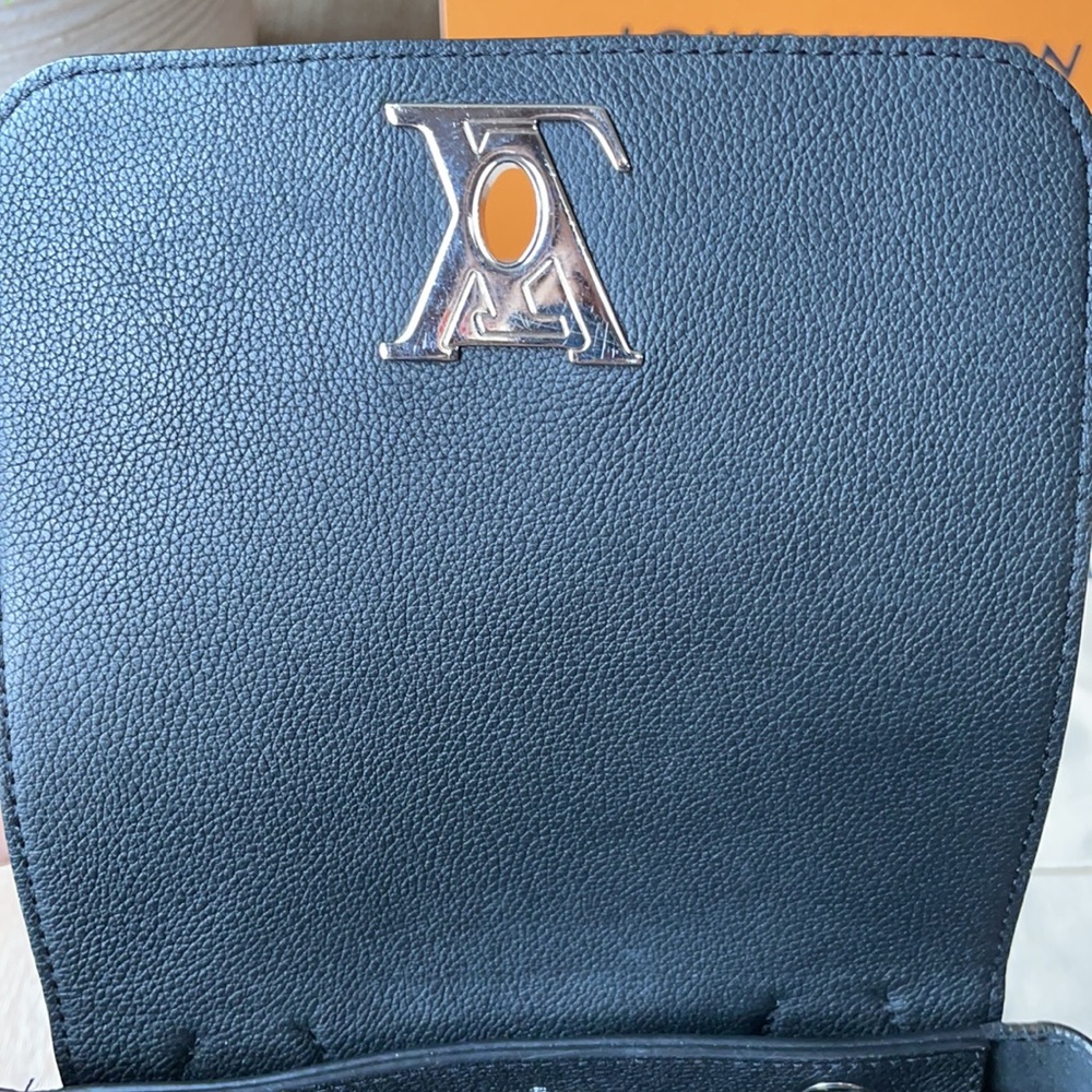Louis Vuitton⚡️Rare⚡️Lockme Backpack Black M41815 - Picture 16 of 17